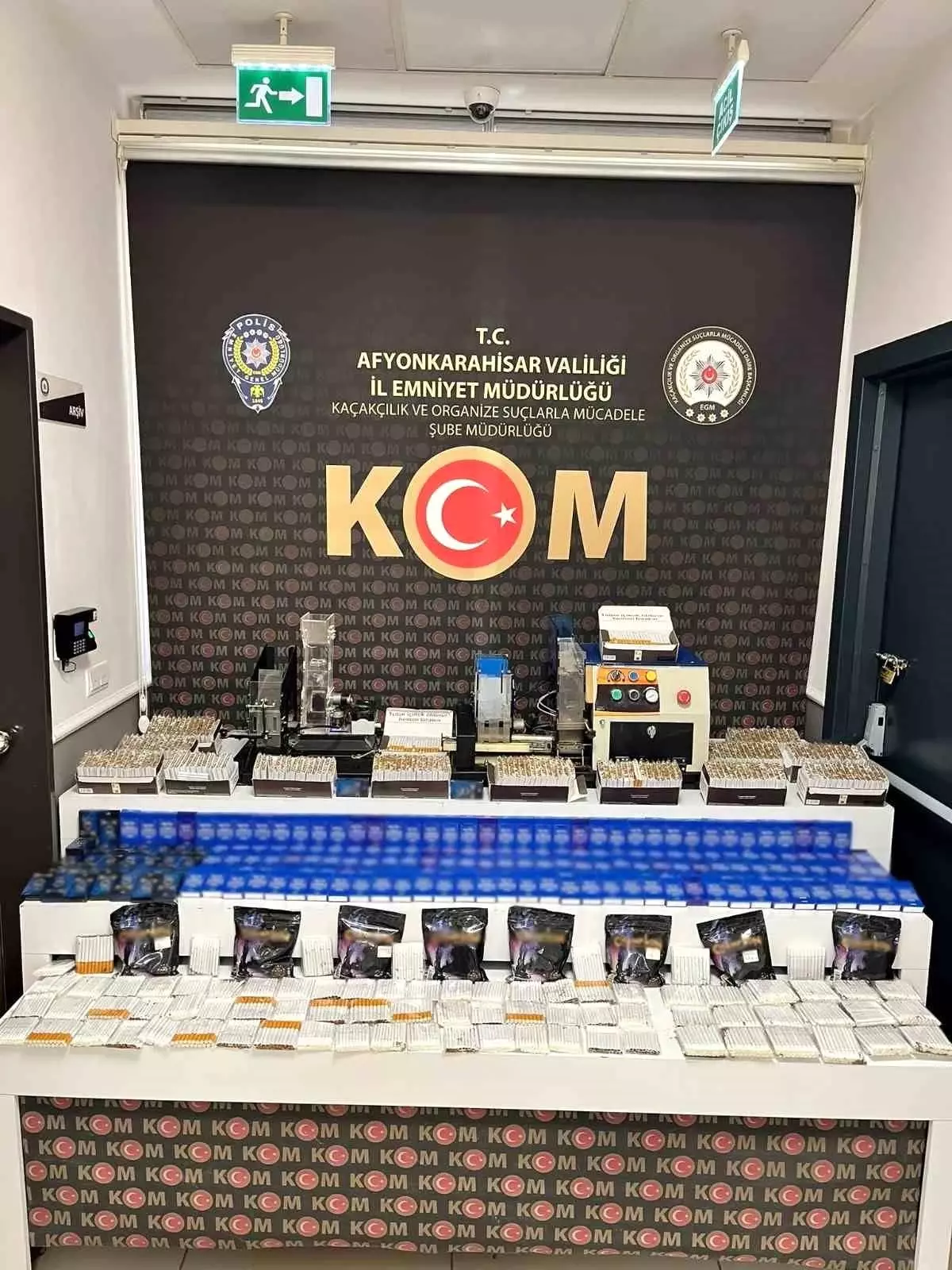 Afyonkarahisar'da Kaçak İçki ve Tütün Operasyonu