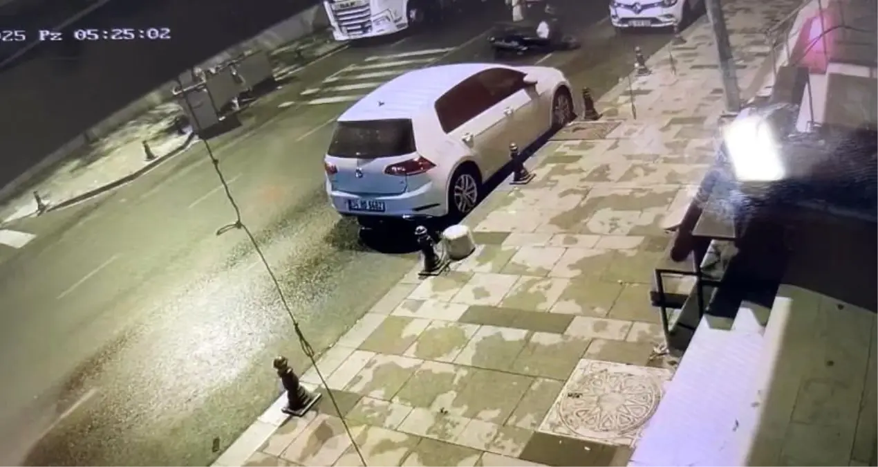 Ümraniye'de Motosiklet Hırsızlığı Güvenlik Kamerasında