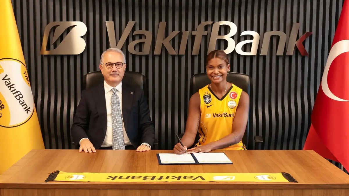 VakıfBank, Brezilyalı Voleybolcu Lorenne Teixeira'yı Transfer Etti