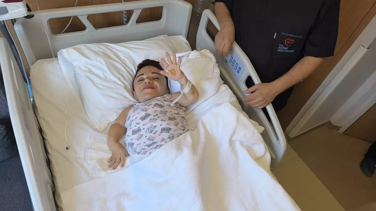 Akondroplazi Hastası Nurdan Tüfekçi, Yumurtalıklarındaki Kistten Kurtuldu