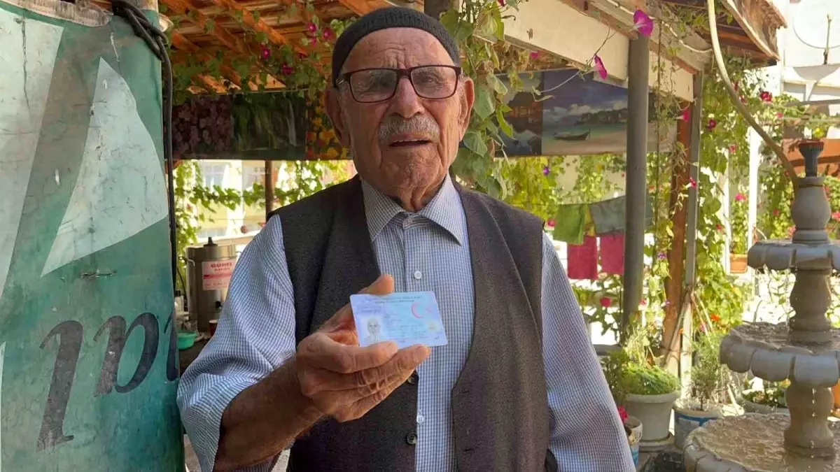 94 Yaşındaki Ali Gül'ün Uzun Yaşamın Sırrı: Doğal Beslenme ve Keyif Almak