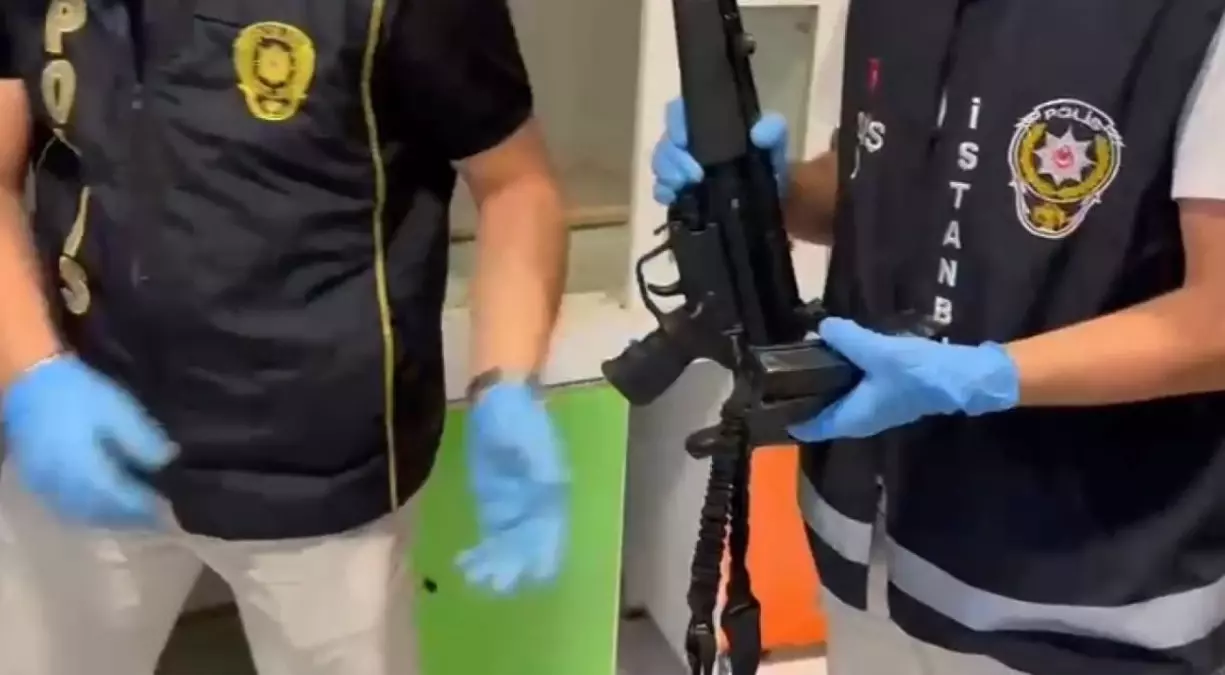 Bağcılar'da Operasyonda El Bombası ve Silahlar Ele Geçirildi