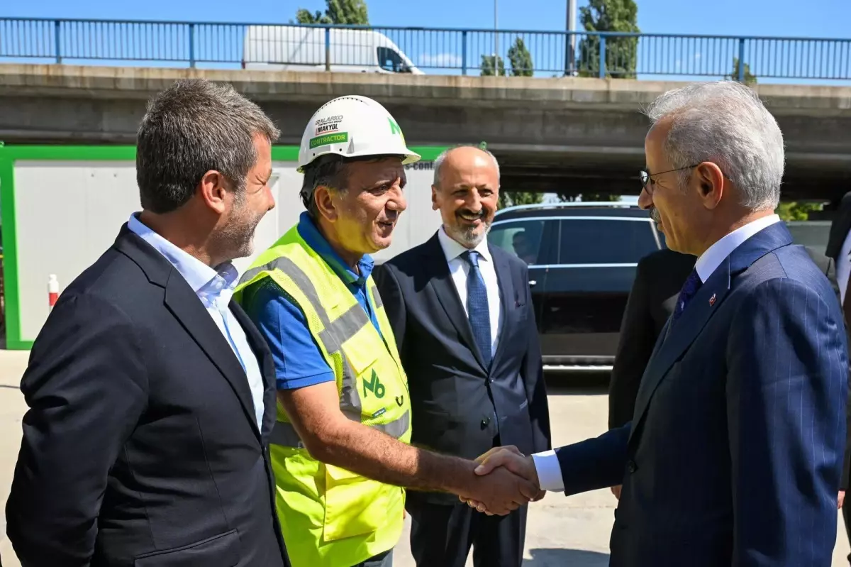 Bakan Uraloğlu Bükreş Metro Şantiyesi'ni Ziyaret Etti