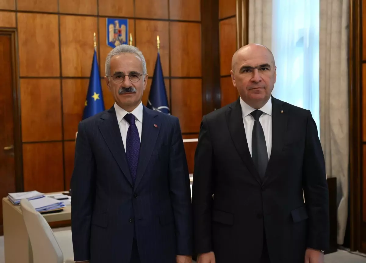 Ulaştırma Bakanı Uraloğlu, Romanya Başbakanı Bolojan ile Görüştü