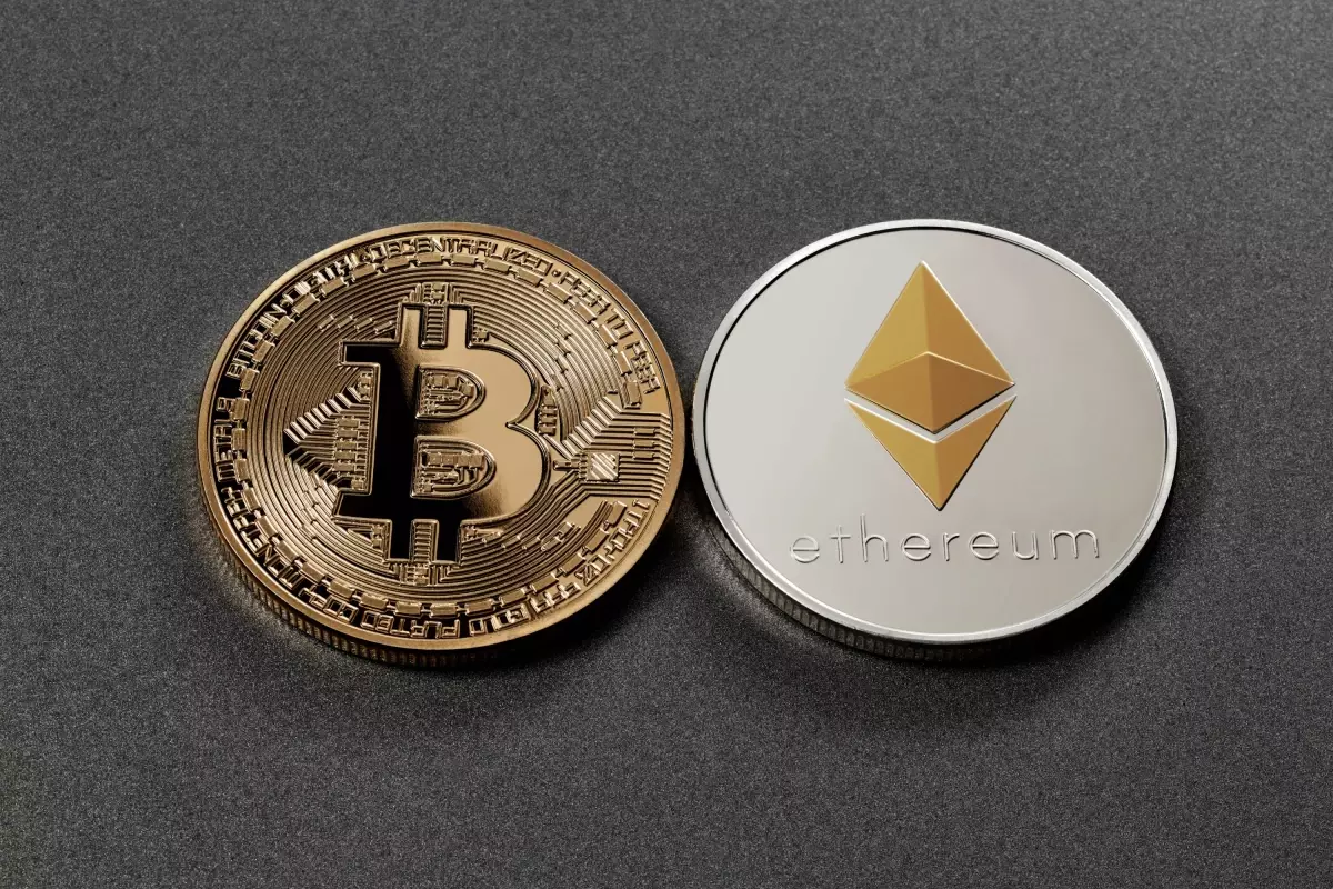 Bitcoin ve Ethereum ETF'leri tarihi çıkışlar yaşıyor