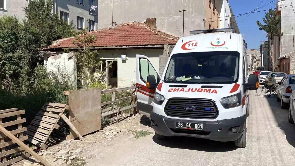 Eskişehir'de Metruk Evde Çocuklar Tarafından Erkek Cesedi Bulundu