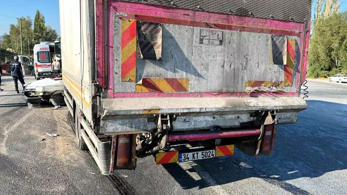 Domaniç'te Trafik Kazası: 2 Yaralı