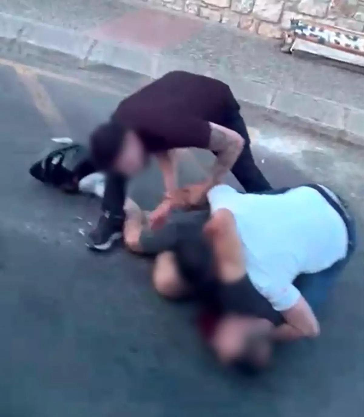 Aydın'da Enişte ile Kayınbirader Arasında Bıçaklı Kavga: 2 Yaralı