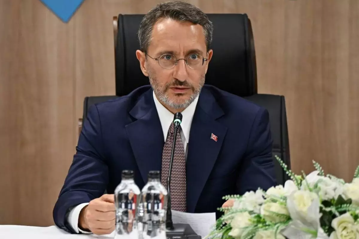 'Fahrettin Altun bakanlıklardan 15 minibüs istedi, reddedildi' iddiası yalanlandı