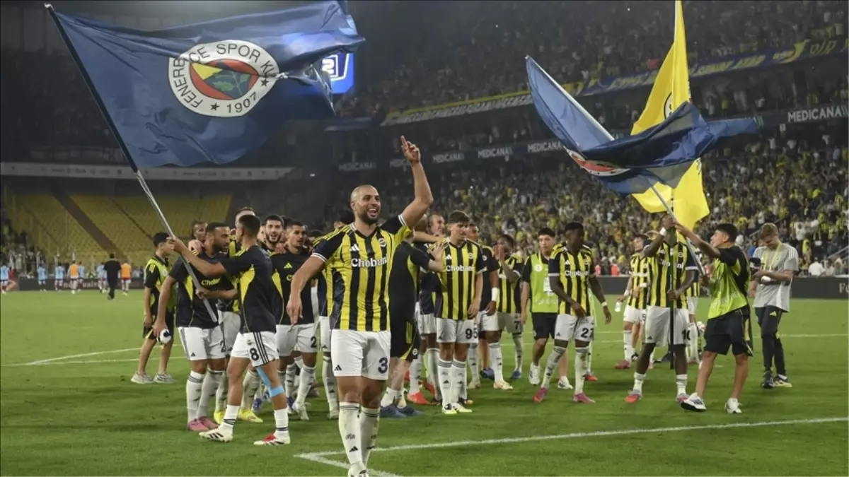 Fenerbahçe Benfica maç kadrosu, ilk 11'ler belli oldu mu? Fenerbahçe Benfica maçı 11'leri!