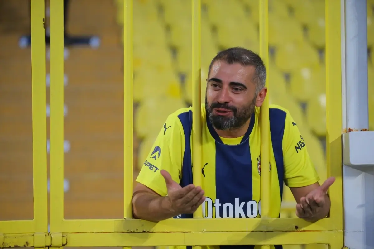 Benfica Maçı Öncesi Taraftarların Coşkusu