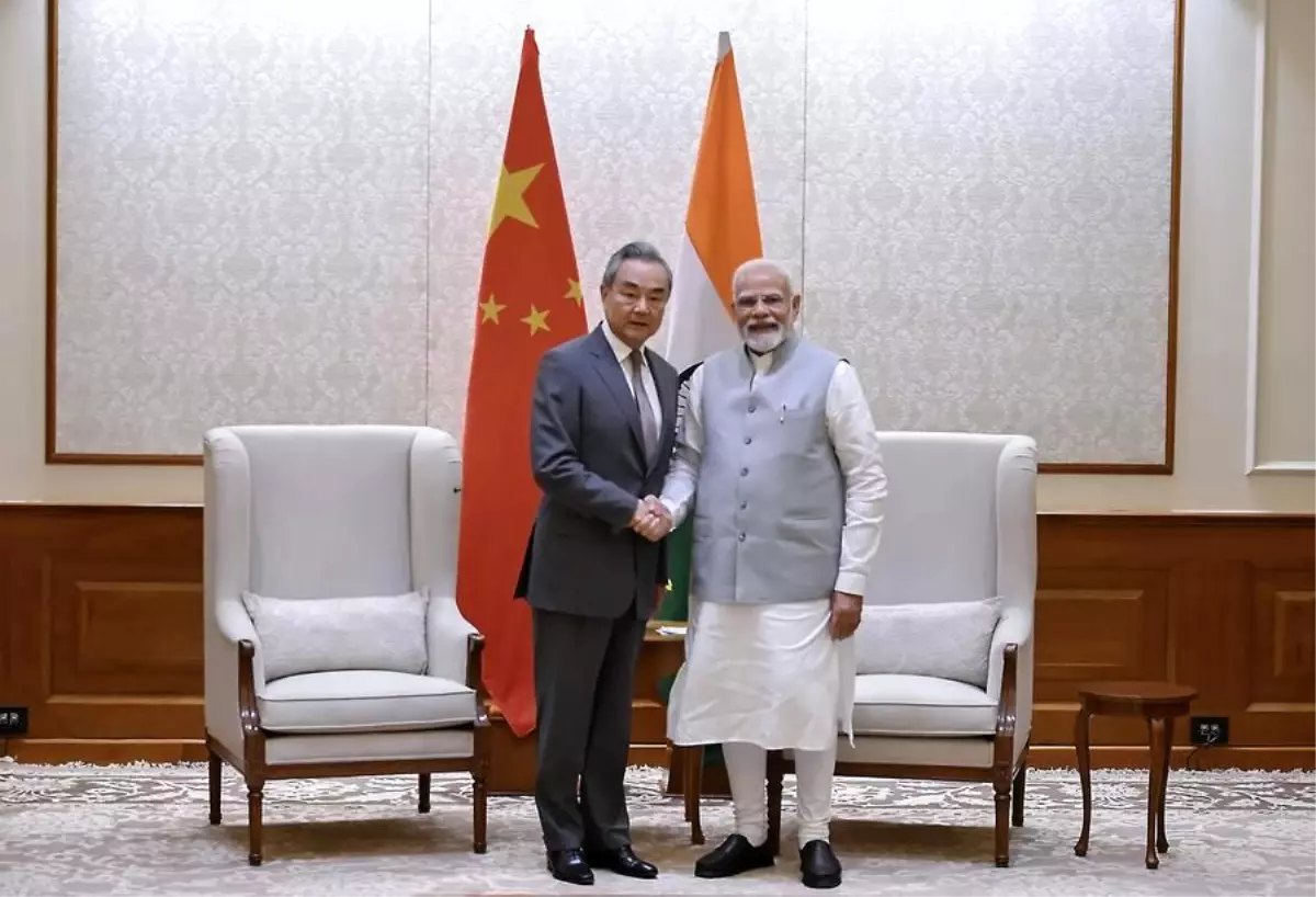 Hindistan ve Çin İlişkilerinde Dönem Noktası: Modi ve Wang Yi Görüştü