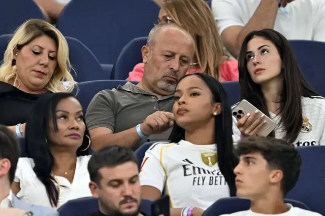 Did not take his eyes off for a moment! Girlfriend surprise for Arda Güler, who started in the starting 11