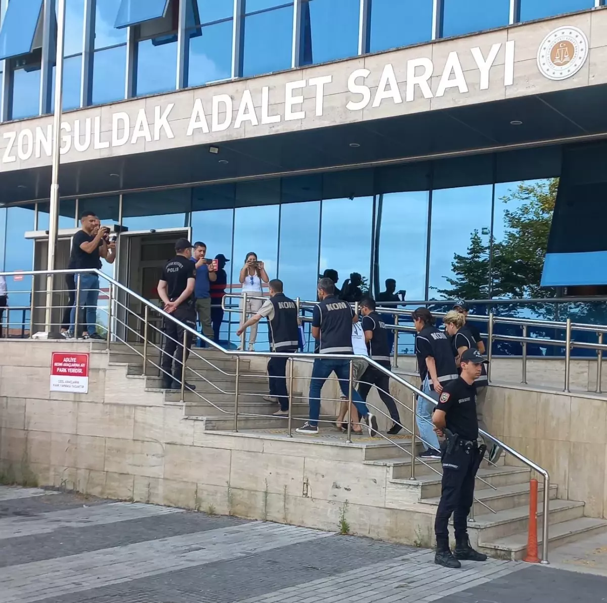 Zonguldak'ta İndirimli Tatil Vaadiyle Dolandırıcılık: 300 Kişi Mağdur Oldu