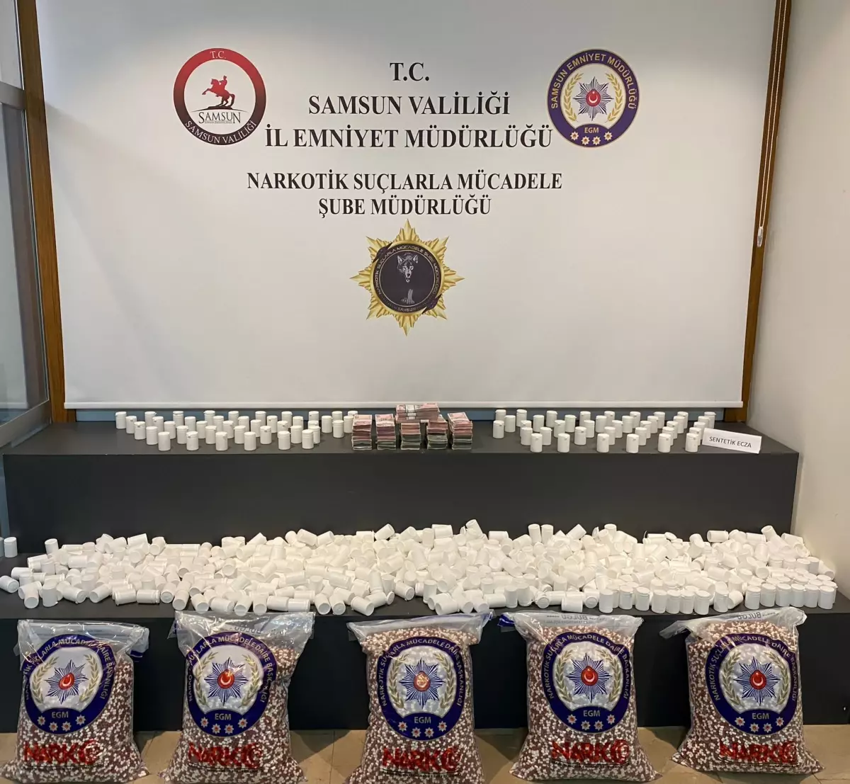 Samsun'da Uyuşturucu Operasyonu: 110 Bin Sentetik Hap Ele Geçirildi