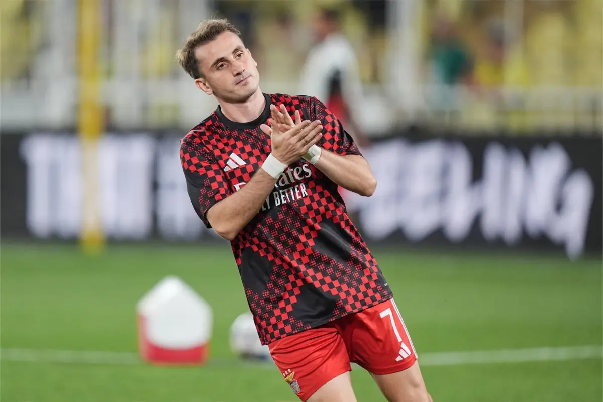 Kerem Aktürkoğlu'ndan Fenerbahçe taraftarına alkışlı yanıt