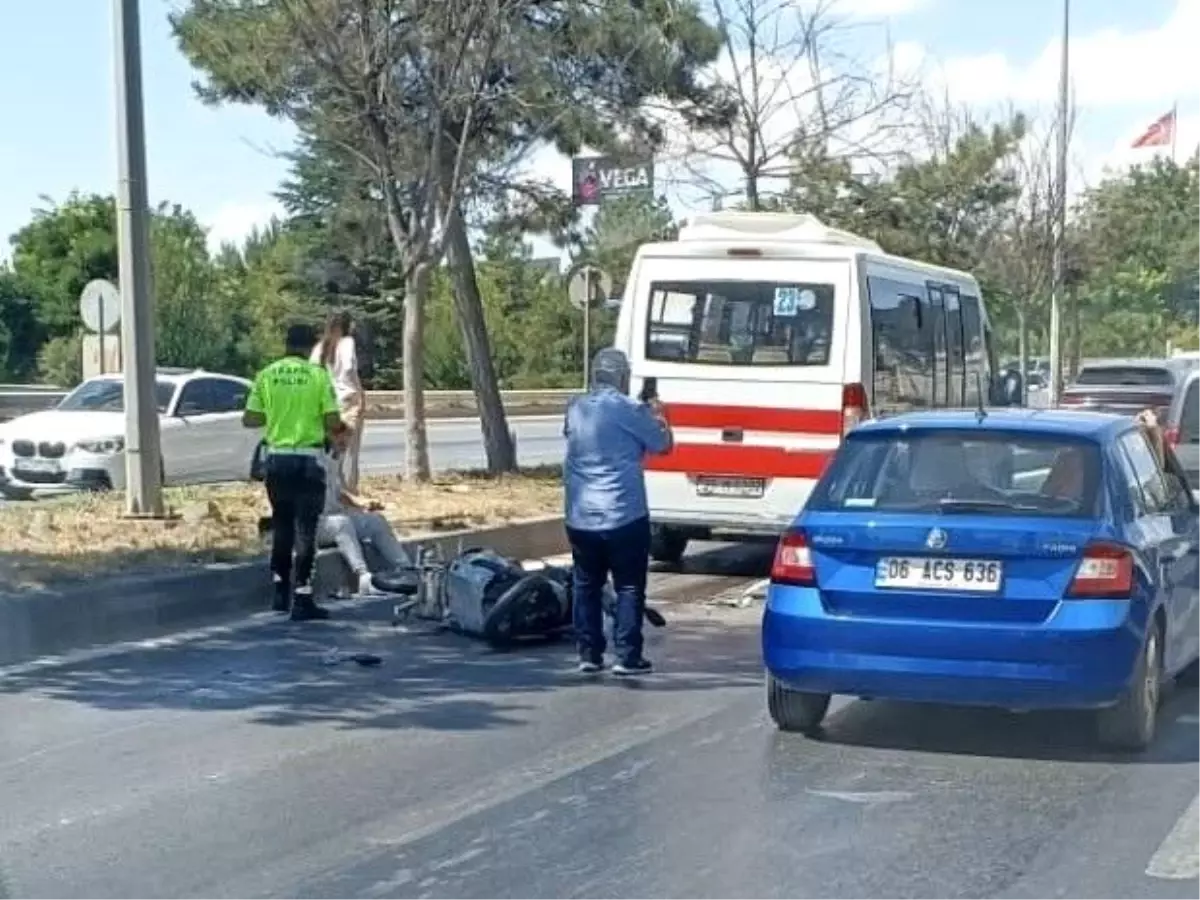 Eskişehir'de Minibüs ile Motosiklet Çarpıştı: 1 Yaralı