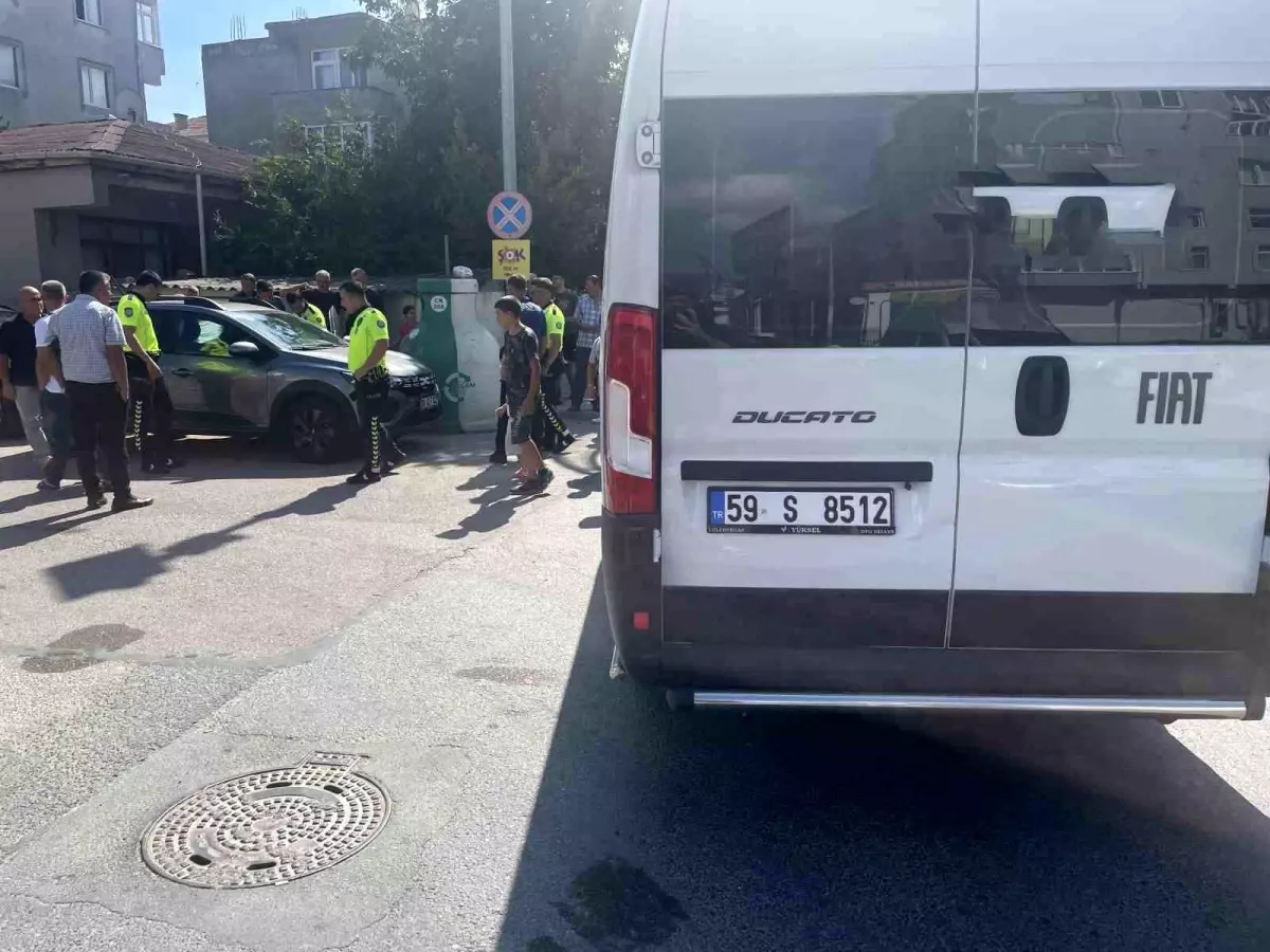 Tekirdağ'da Minibüs ile Otomobil Çarpıştı: 1 Yaralı