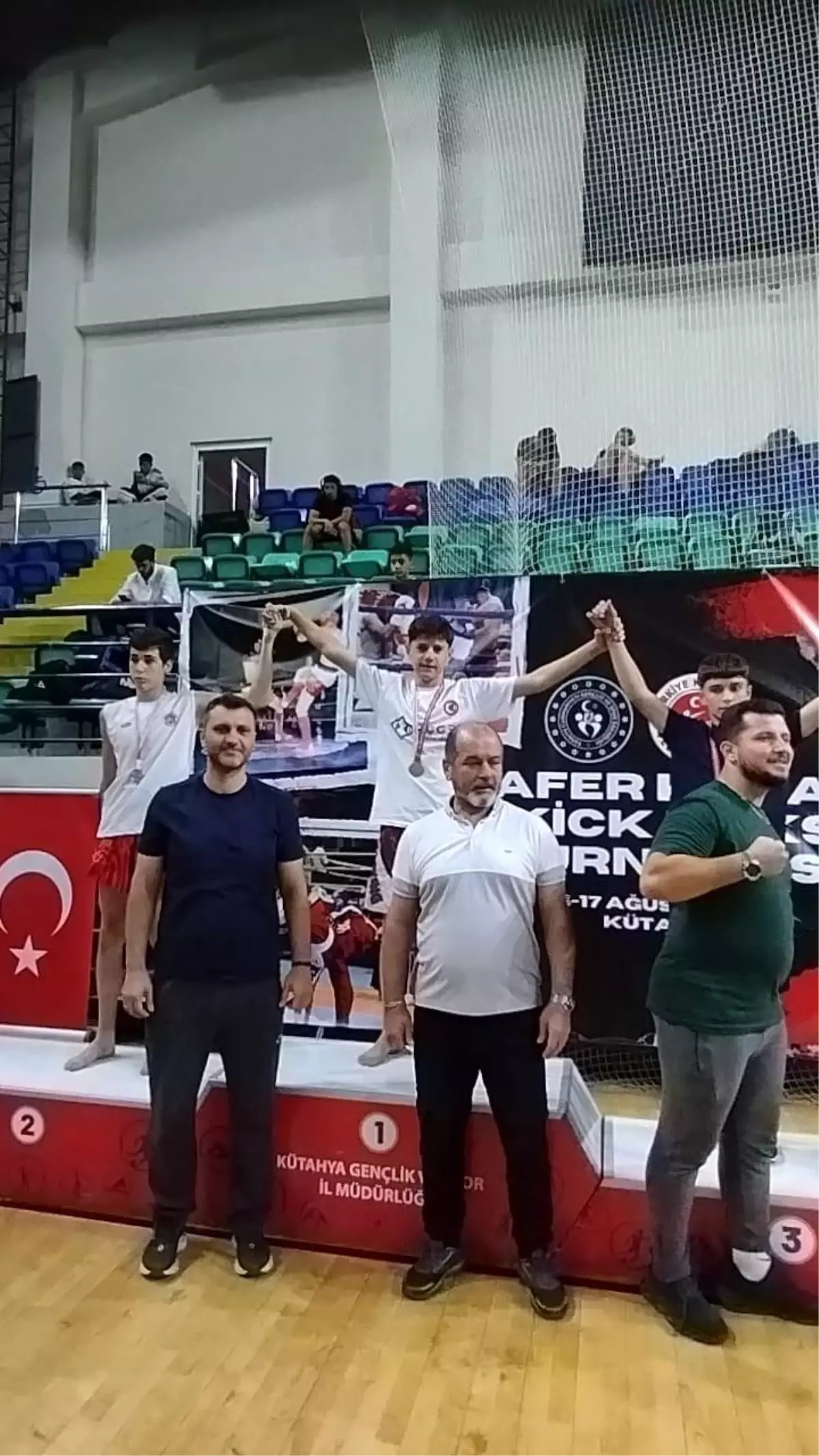 Niğde Ekibi Kick Boks Zafer Kupası'nda Şampiyonluklar Kazandı