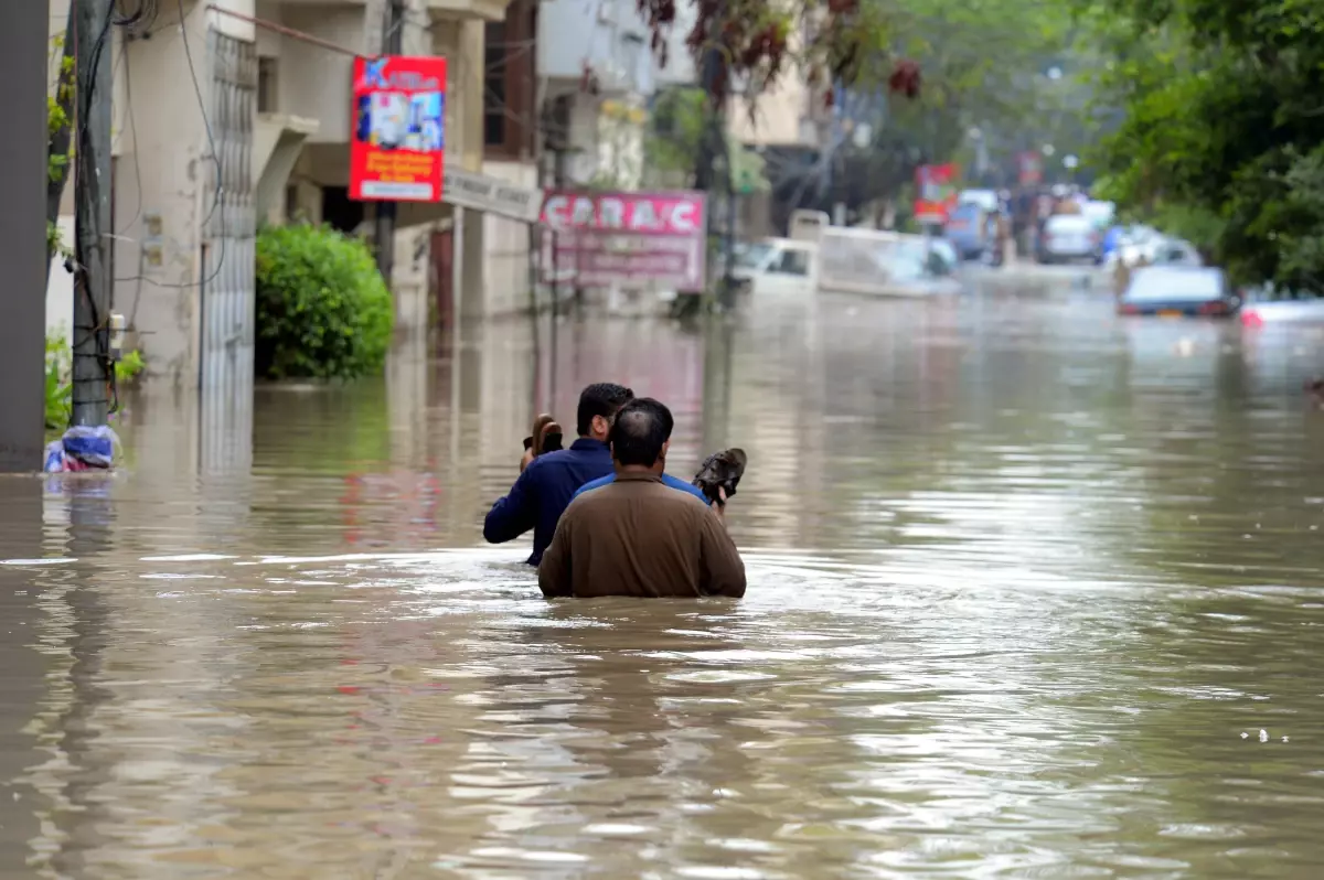 Pakistan'daki Muson Yağmurları 746 Can Aldı