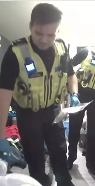 polis arama yaptigi evde ev sahibi kadinin ic 18964445 7609 m
