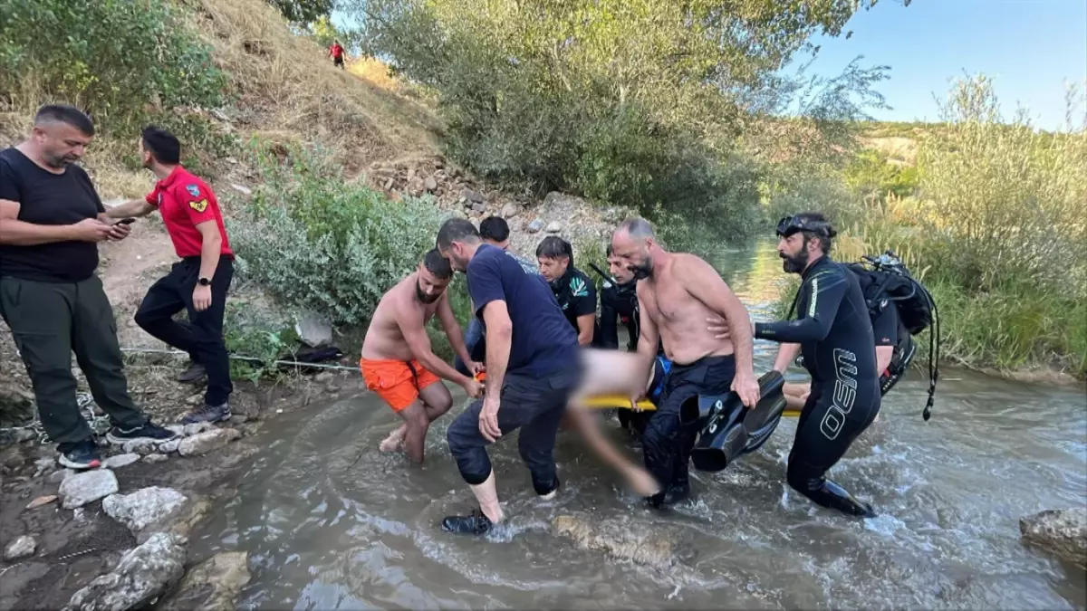 Tunceli'de Pülümür Çayı'na Giren Genç Cansız Bedeni Bulundu