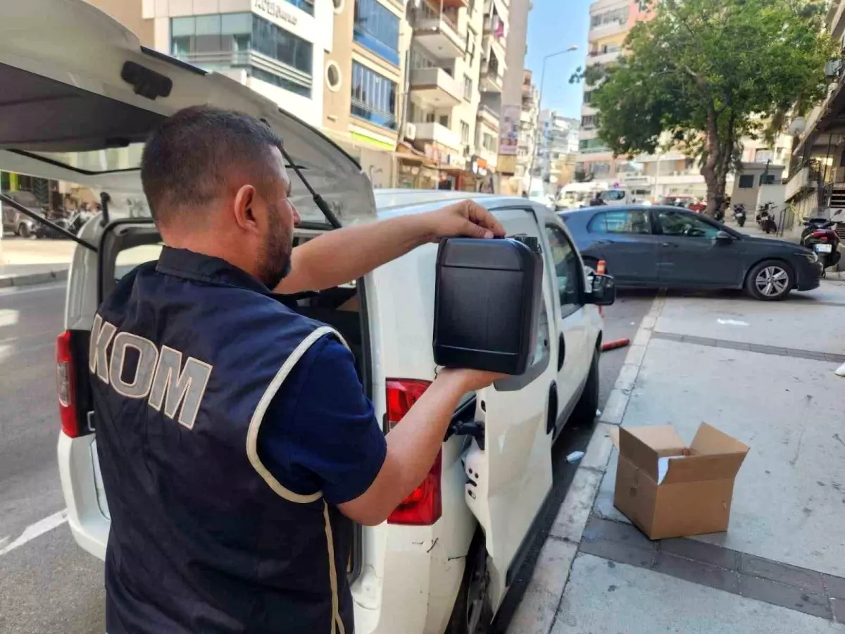 İzmir'de Kaçakçılık Operasyonları: 5 Milyon TL Değerinde Ürün Ele Geçirildi