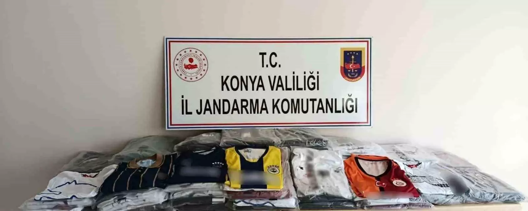 Konya'da Kopya Tişört ve Forma Operasyonu: 955 Adet Ele Geçirildi