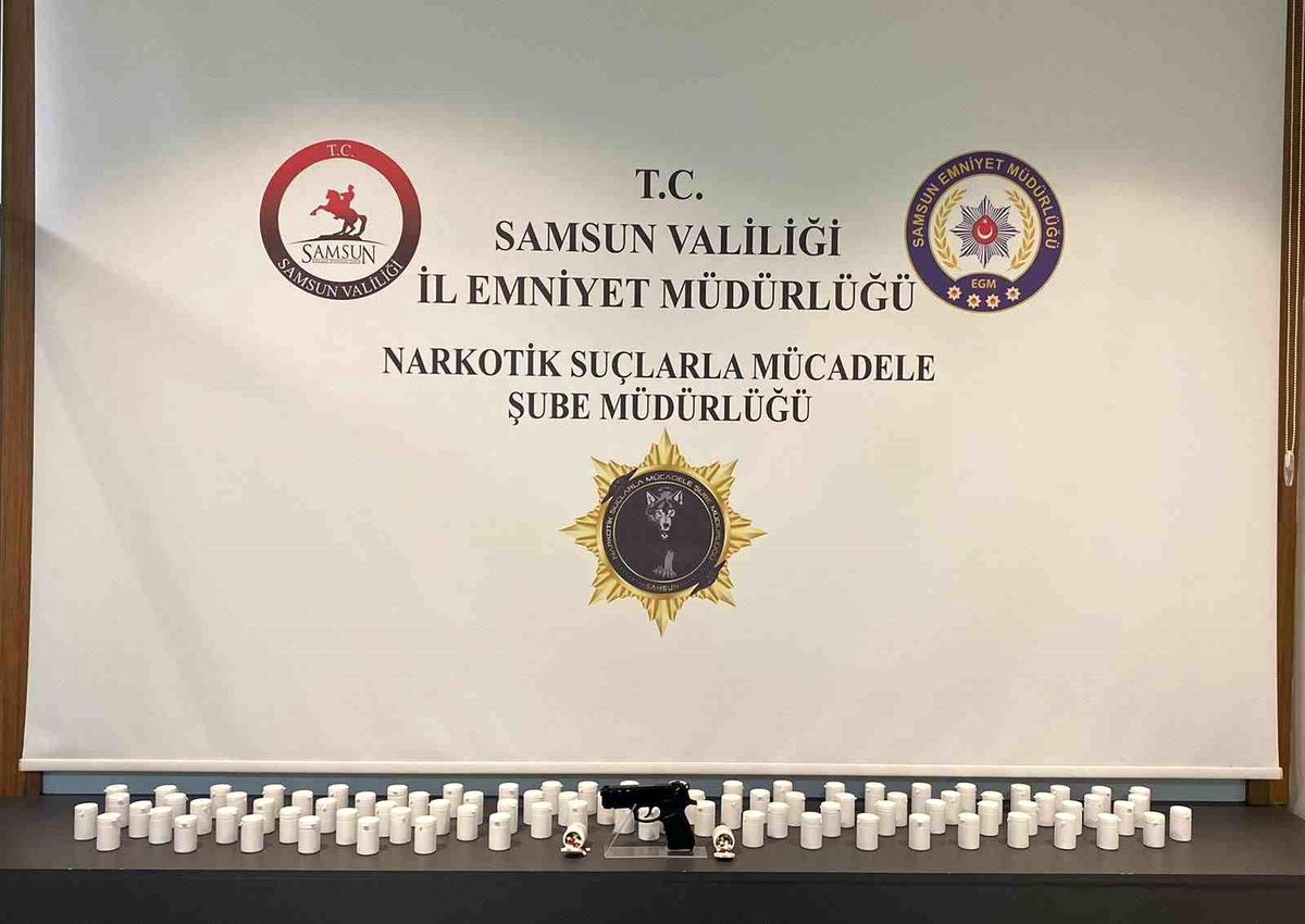 Samsun'da Uyuşturucu Operasyonu: 5 Bin Sentetik Ecza ve Tabanca Ele Geçirildi