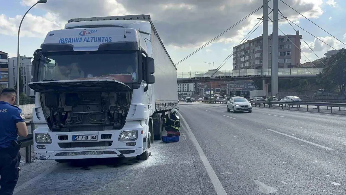 Gebze'de Tırda Yangın Çıktı