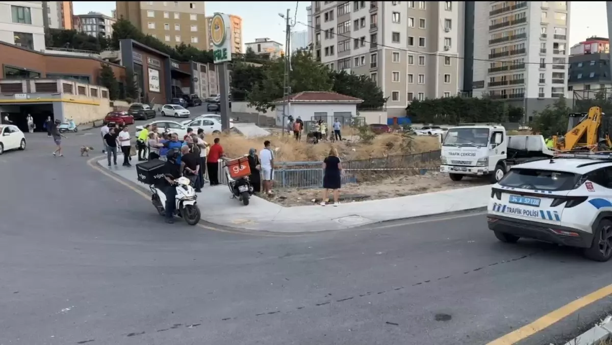 Ümraniye'de Trafik Kazası: Bir Araç Dere Yatağına Düştü