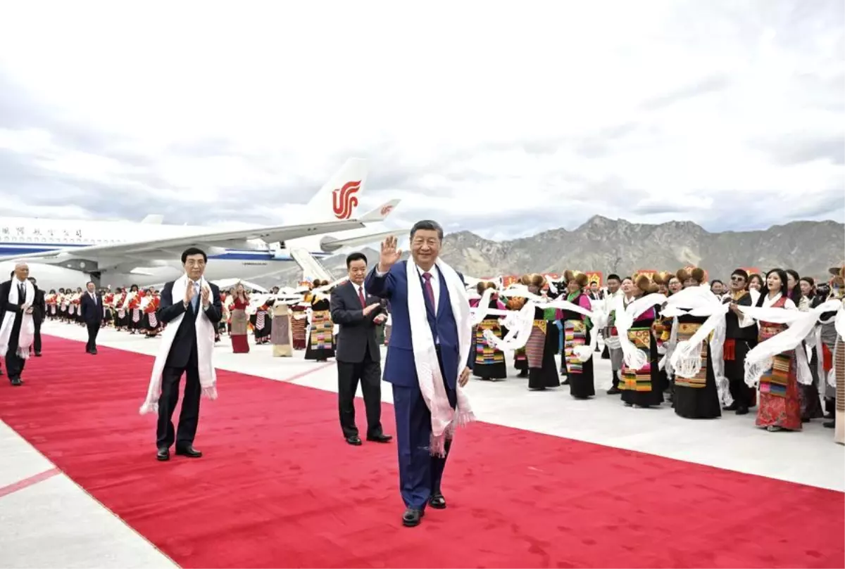 Xi Jinping Xizang'ın Kuruluş Yıldönümünde Lhasa'da