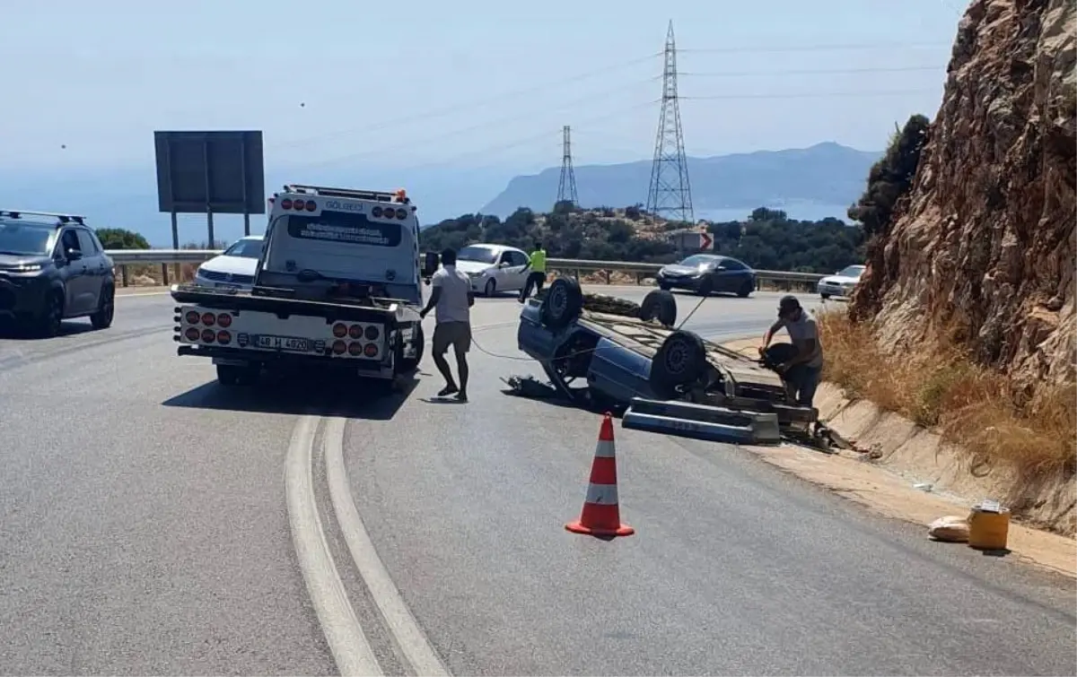 Antalya'da Trafik Kazası: 2 Yaralı