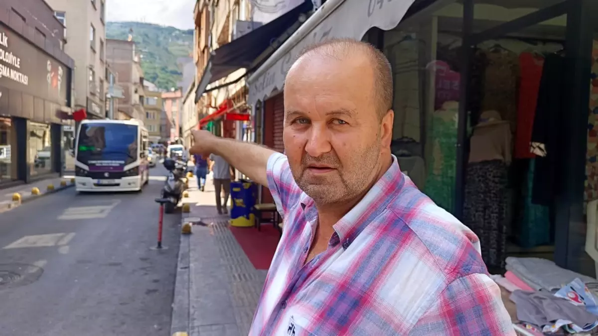 Ordu'da Güvenlik Kamerası Ayarlarken Dolmuşun Üzerine Düşen Adam Yaralandı