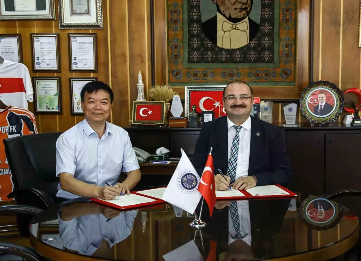 Atatürk Üniversitesi ve Southwest Üniversitesi Arasında İş Birliği Protokolü İmzalandı