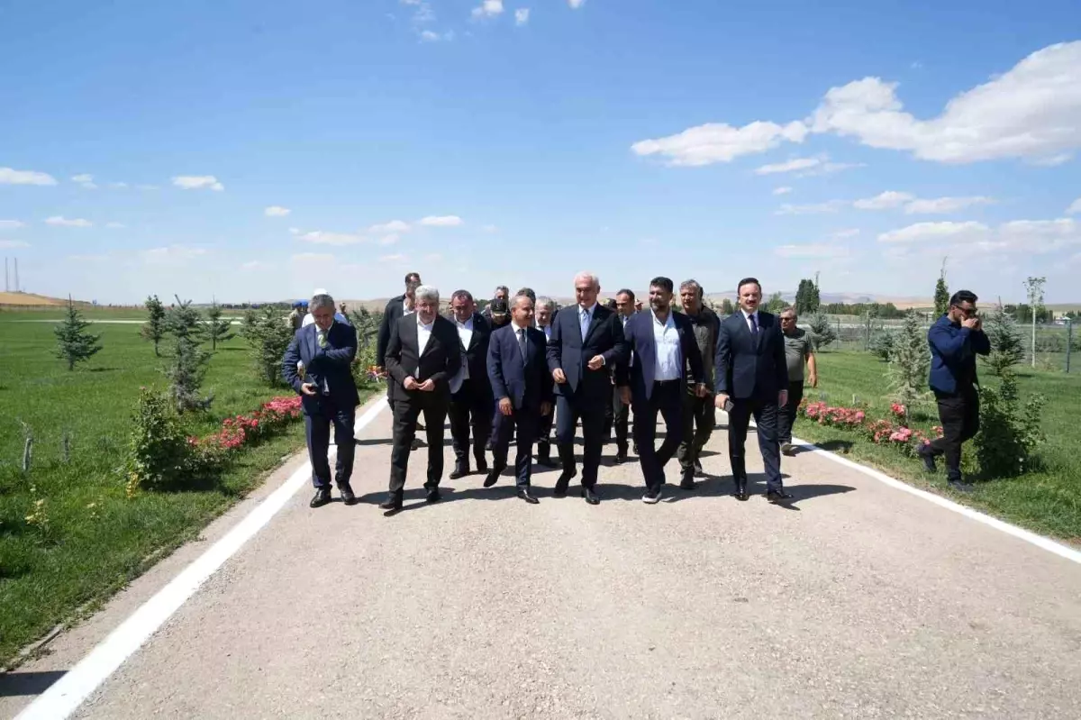 Bakan Yardımcısı Aktaş'tan Malazgirt Zaferi etkinlik alanında inceleme