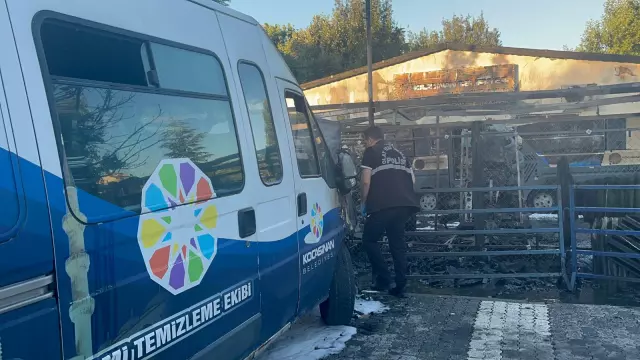 belediyenin temizlik araclari yanginda kule dondu 18969578 2244 m