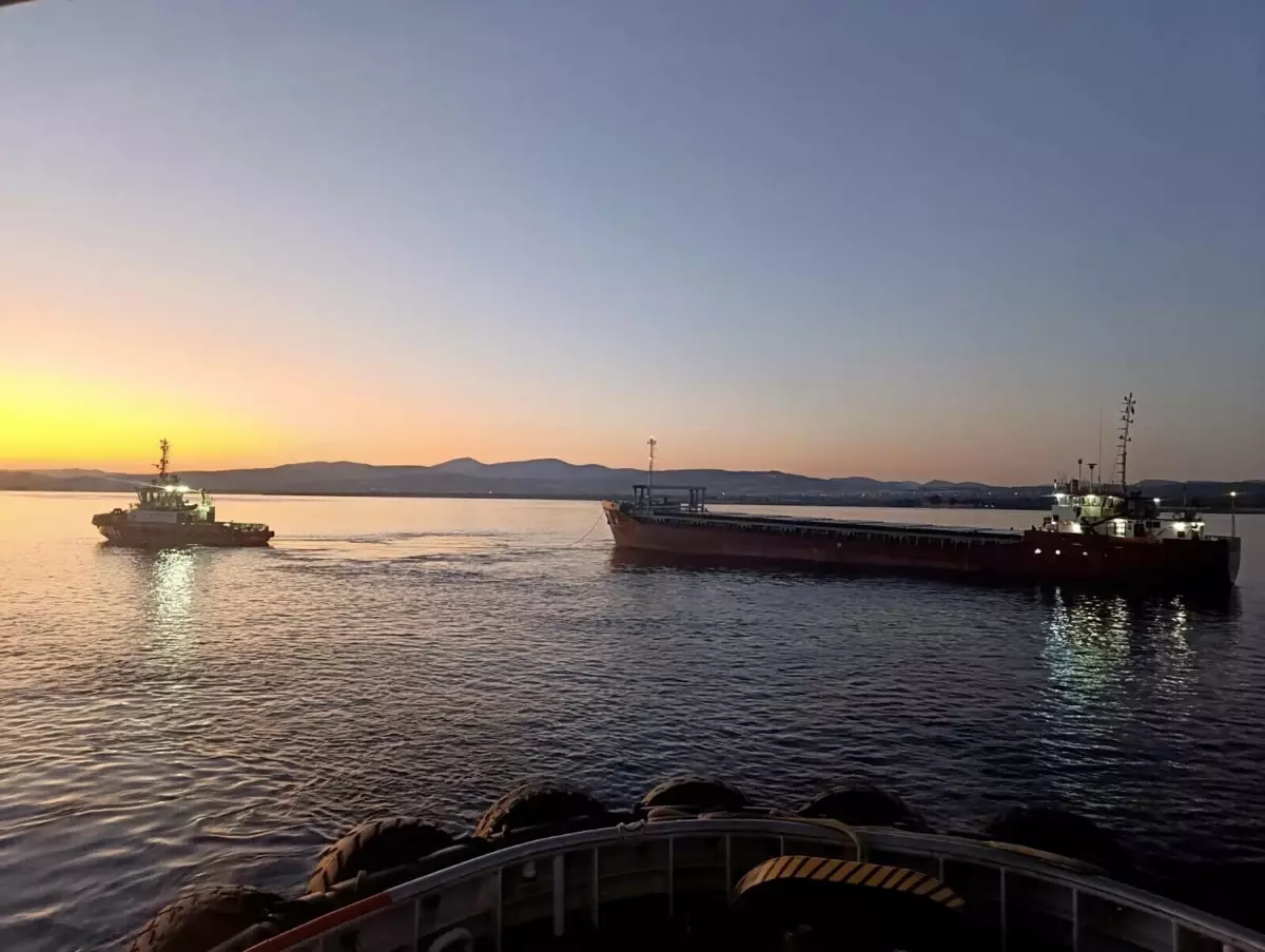 Çanakkale Boğazı'nda Gemide Makine Arızası