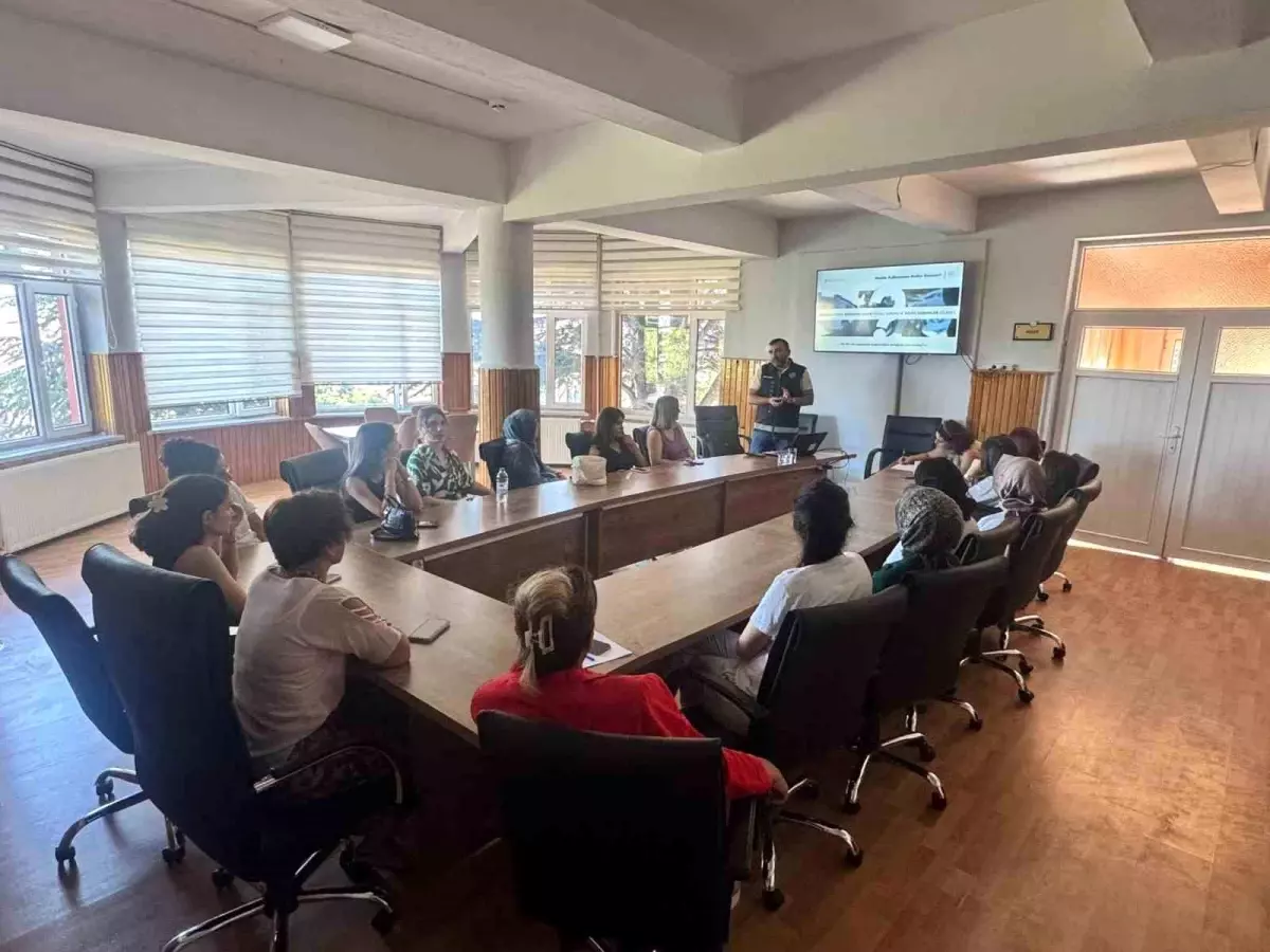 Eskişehir'de 'En İyi Narkotik Polisi Anne' Eğitimi Düzenlendi