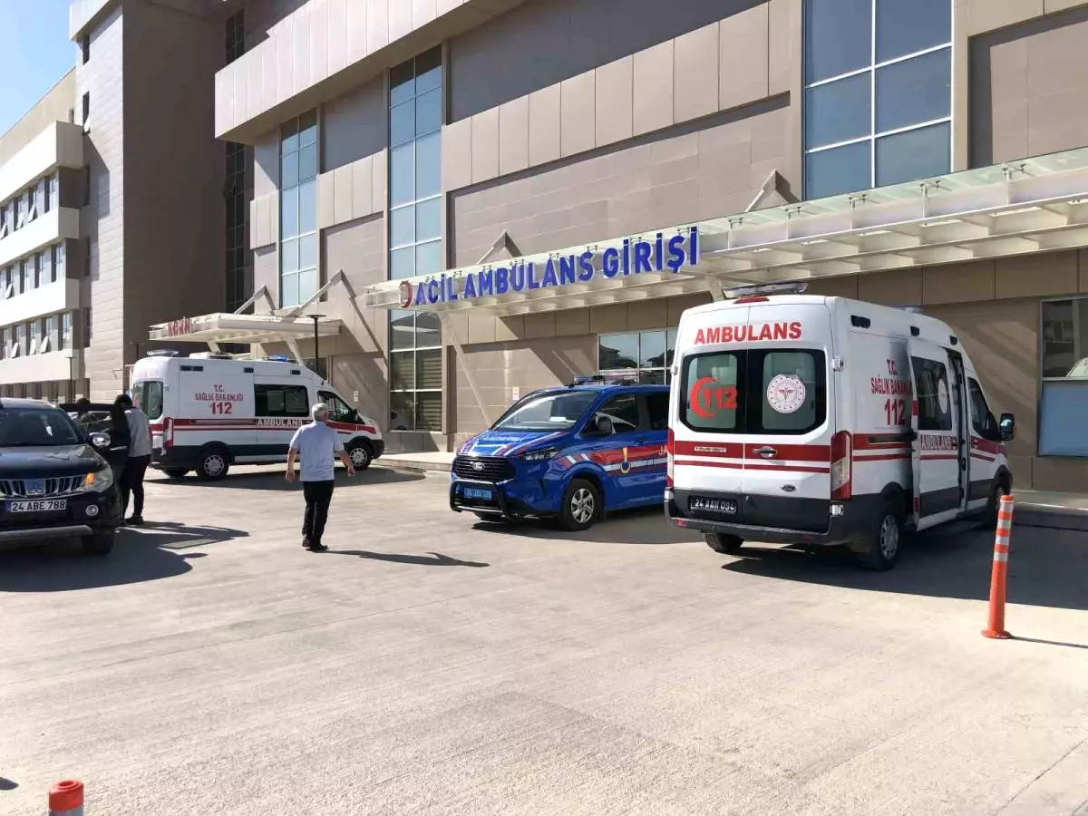 Erzincan'da Trafik Kazası: 6 Yaralı