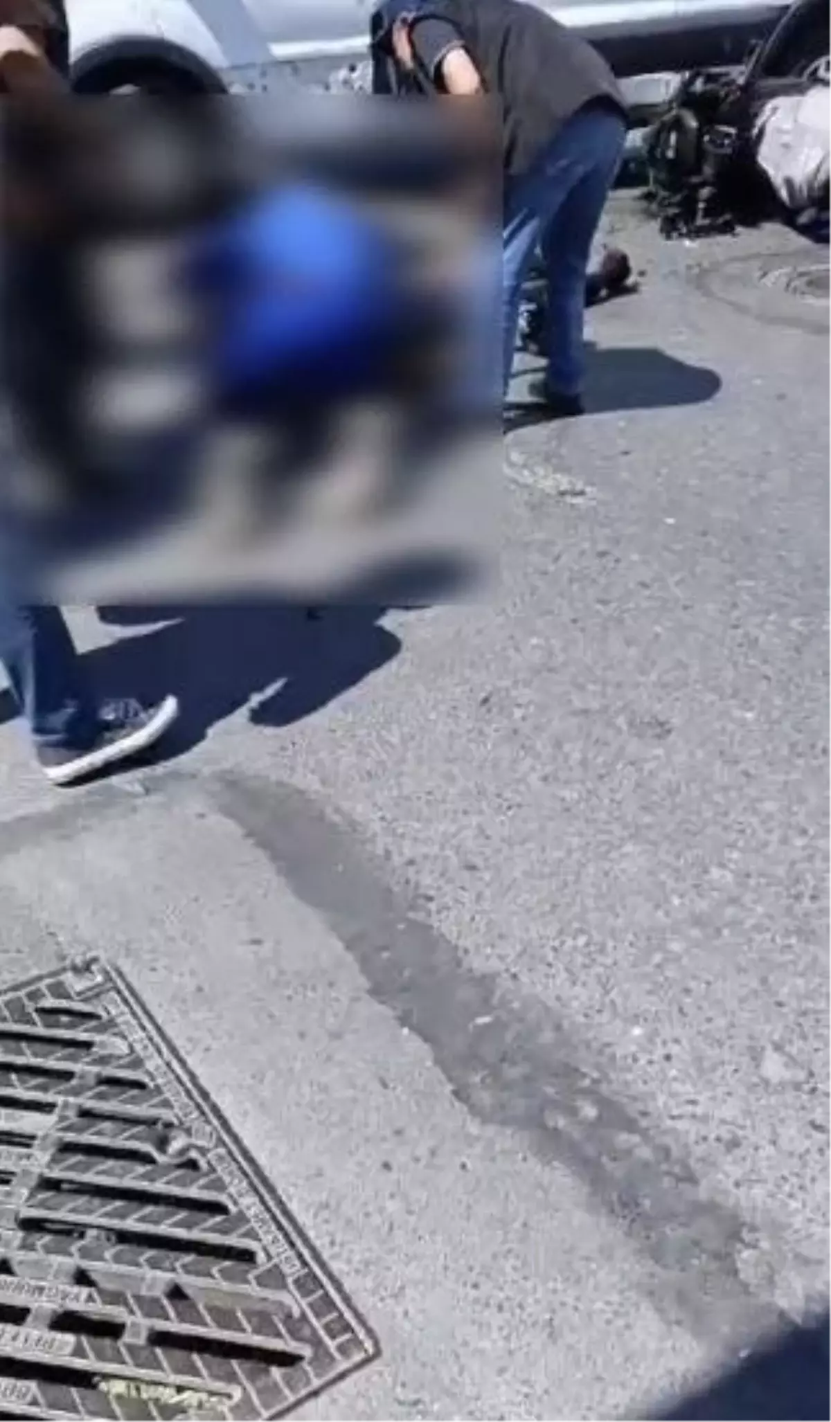 Esenyurt'ta Motosiklet ve Panelvan Çarpıştı: 1 Yaralı