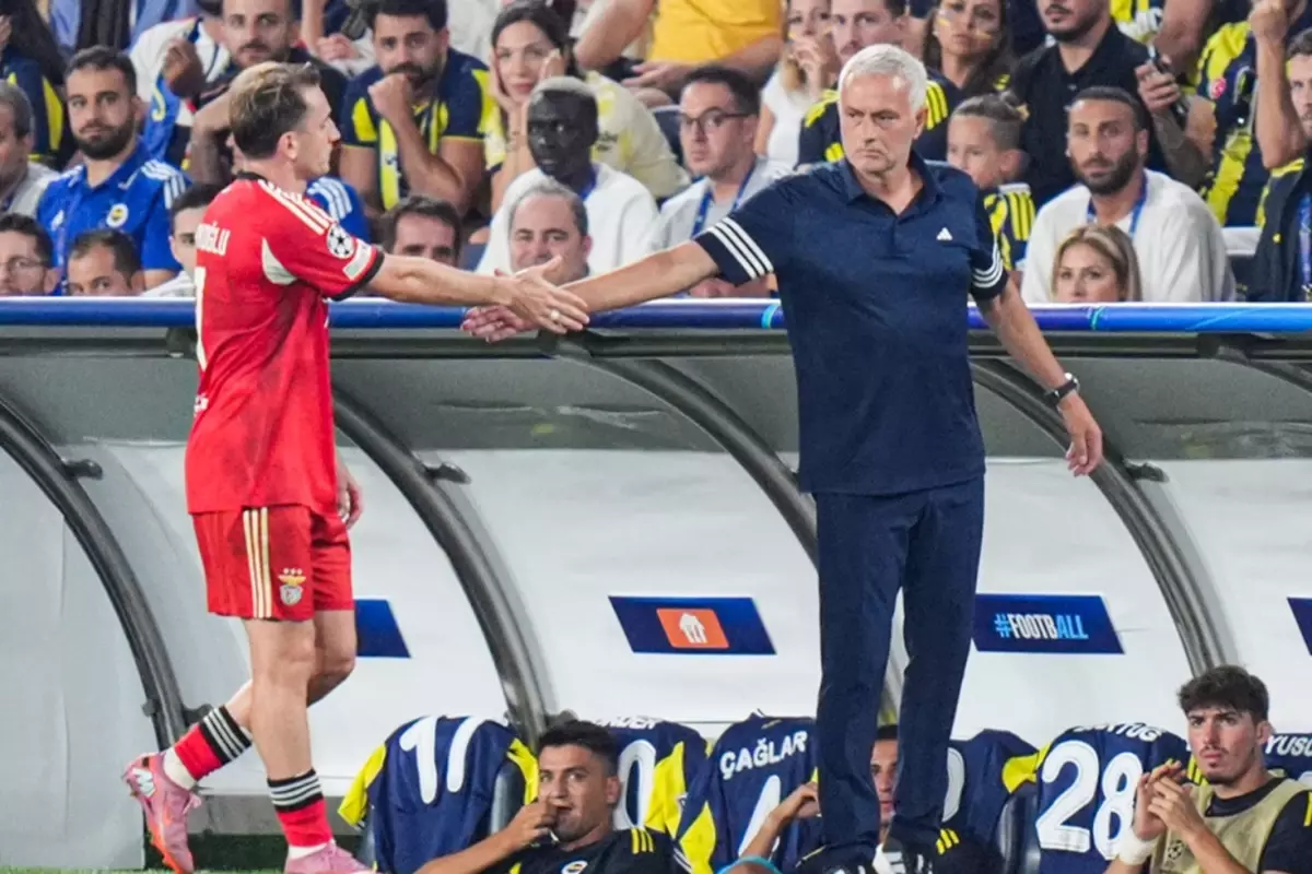 Kerem Aktürkoğlu'nun transferi iptal mi oldu? Mourinho açıkladı