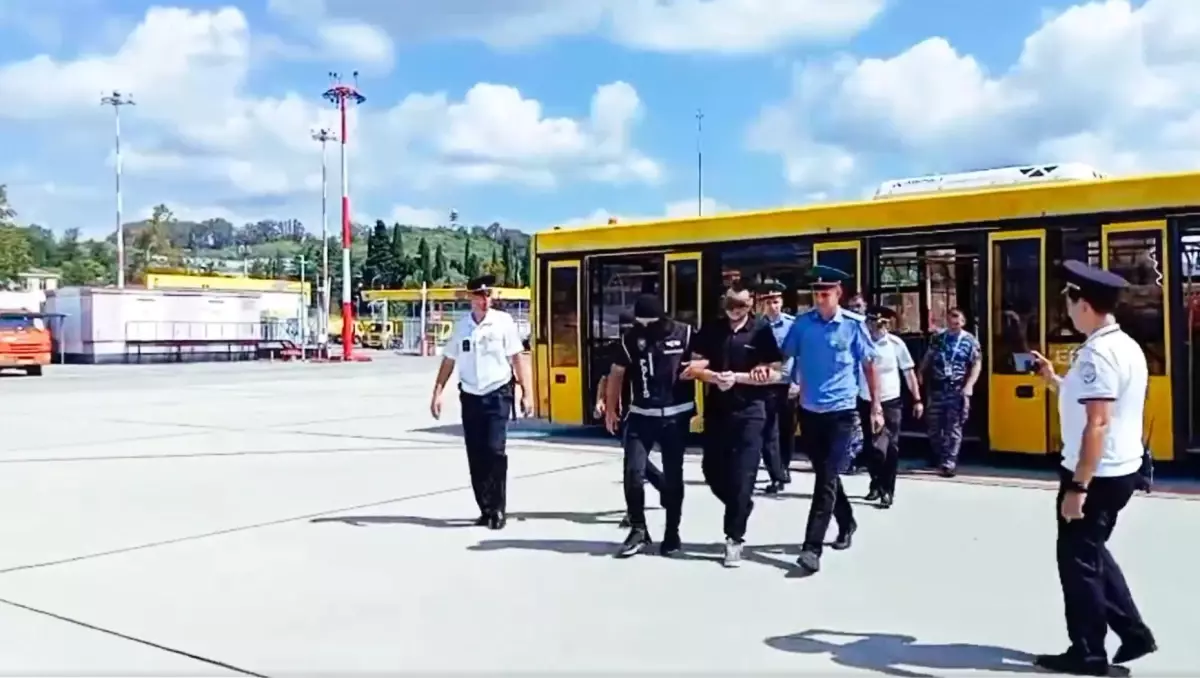 Demirözler Suç Örgütü Üyesi 3 Suçlu Türkiye'ye İade Edildi