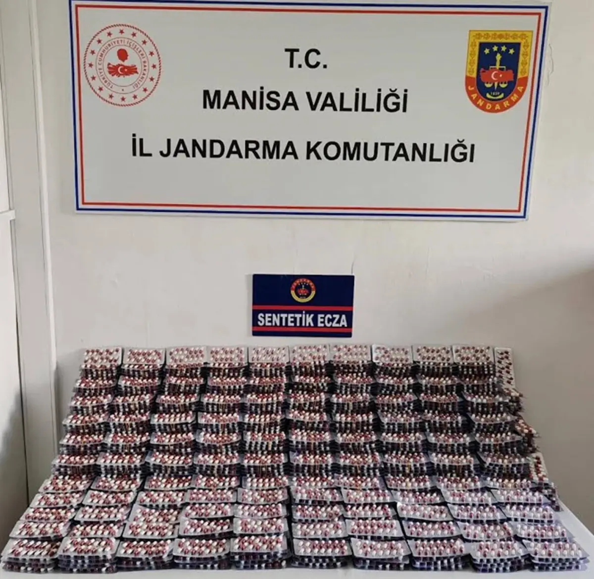 Manisa'da Uyuşturucu Operasyonunda 30 Bin Sentetik Hap Ele Geçirildi