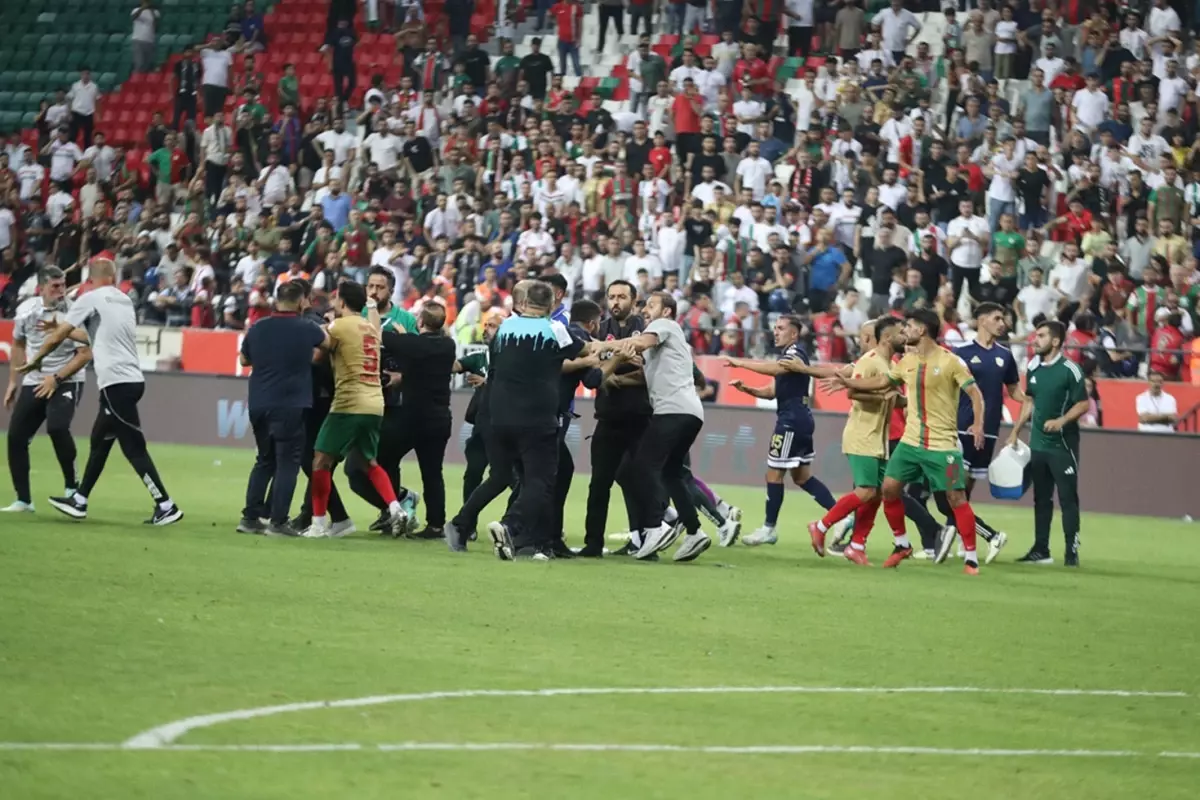 Olaylı Amedspor-Erzurumspor maçının faturası belli oldu! 12 maç men cezası