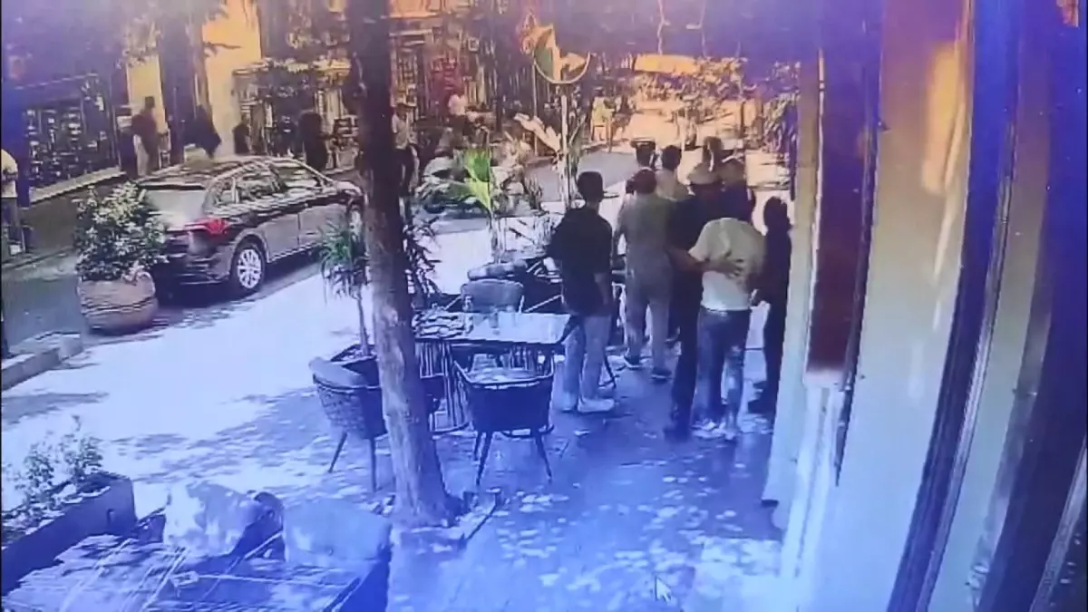 Ufuk Bayraktar, Esnafı Tehdit Edip Yumruk Attı