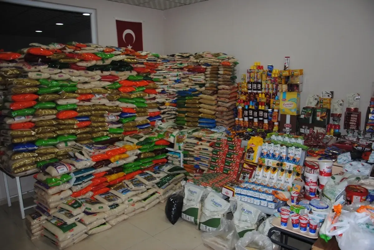 Şanlıurfa'da Zabıta Denetimi: 2 Ton Kurtlanmış Pirinç ve Sağlıksız Gıda Ürünleri Ele Geçirildi