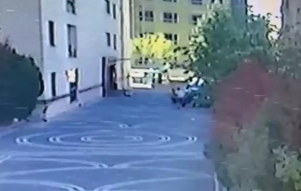 Üzerindeki Bıçakla Eşini Yaraladı