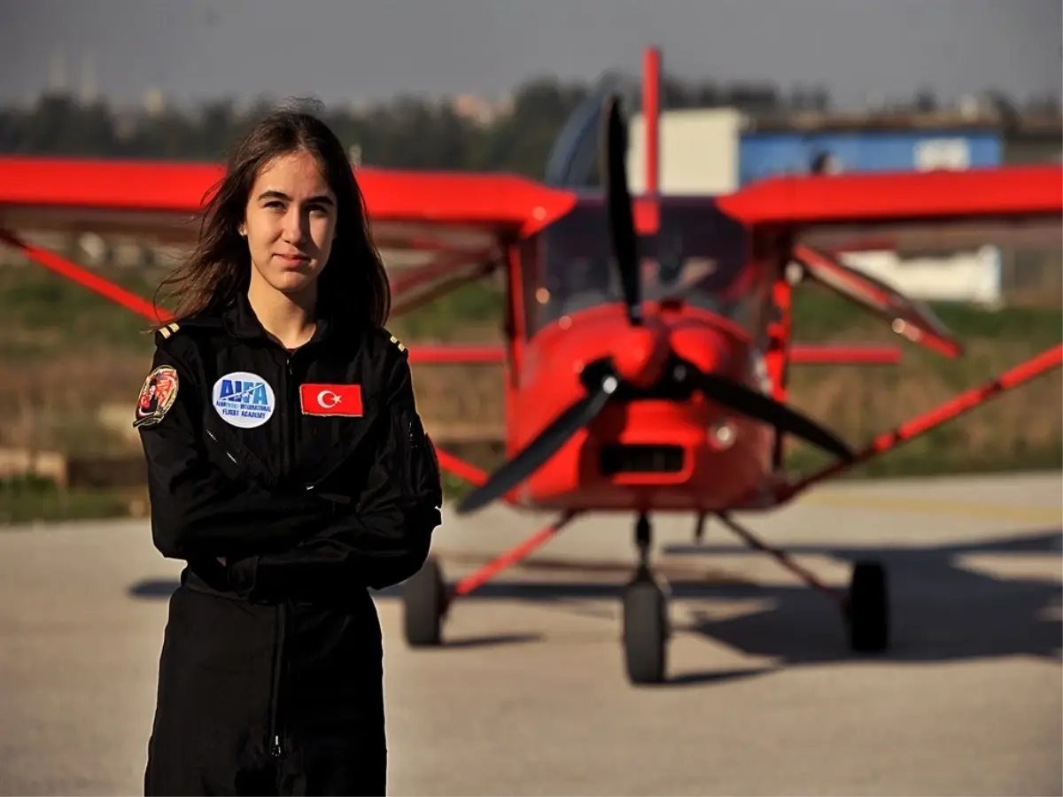 17 Yaşındaki Defne Özcan, TIME Dergisinin 'Yılın Kızları' Listesine Girdi
