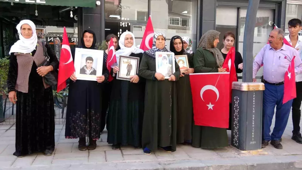 Van'da Evlat Nöbeti 107. Haftasında Slogan Atılmadı